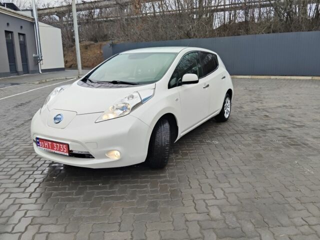 Белый Ниссан Лиф, объемом двигателя 0 л и пробегом 82 тыс. км за 6999 $, фото 1 на Automoto.ua