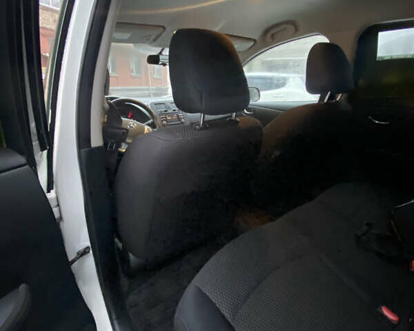 Білий Ніссан Ліф, об'ємом двигуна 0 л та пробігом 119 тис. км за 6500 $, фото 16 на Automoto.ua