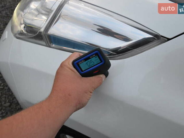 Белый Ниссан Лиф, объемом двигателя 0 л и пробегом 124 тыс. км за 5800 $, фото 27 на Automoto.ua