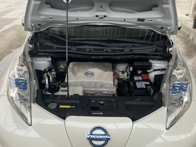 Белый Ниссан Лиф, объемом двигателя 0 л и пробегом 83 тыс. км за 7250 $, фото 4 на Automoto.ua