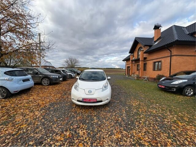 Білий Ніссан Ліф, об'ємом двигуна 0 л та пробігом 122 тис. км за 6200 $, фото 10 на Automoto.ua