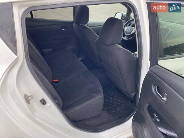 Белый Ниссан Лиф, объемом двигателя 0 л и пробегом 140 тыс. км за 5450 $, фото 22 на Automoto.ua