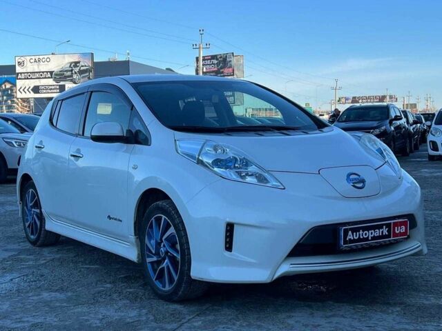 Белый Ниссан Лиф, объемом двигателя 0 л и пробегом 134 тыс. км за 6190 $, фото 6 на Automoto.ua