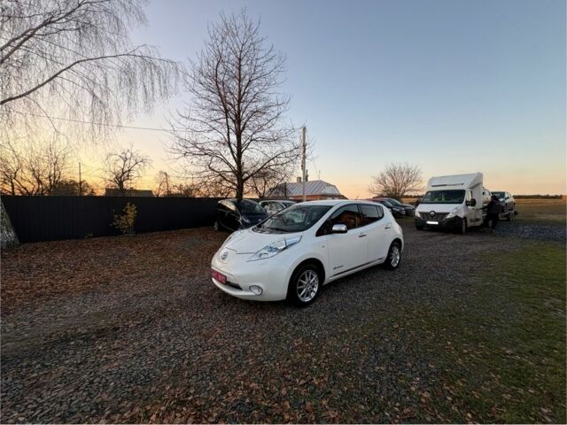 Белый Ниссан Лиф, объемом двигателя 0 л и пробегом 117 тыс. км за 6000 $, фото 17 на Automoto.ua