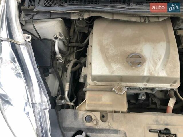 Белый Ниссан Лиф, объемом двигателя 0 л и пробегом 75 тыс. км за 10300 $, фото 11 на Automoto.ua