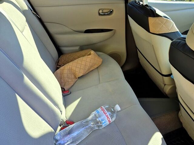 Белый Ниссан Лиф, объемом двигателя 0 л и пробегом 219 тыс. км за 7500 $, фото 8 на Automoto.ua