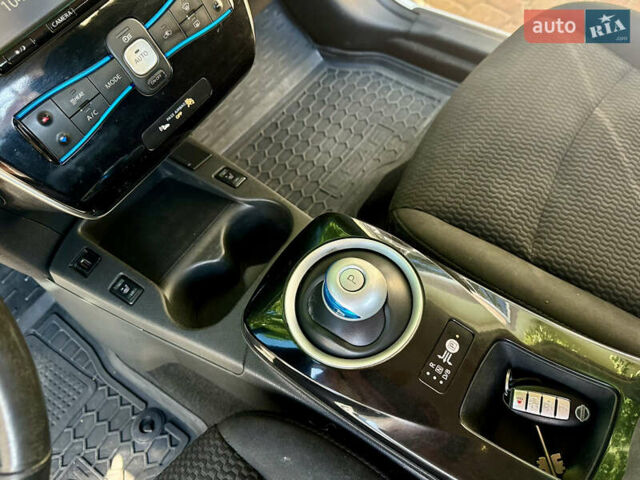 Белый Ниссан Лиф, объемом двигателя 0 л и пробегом 144 тыс. км за 6700 $, фото 28 на Automoto.ua