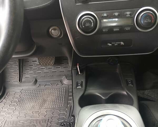 Білий Ніссан Ліф, об'ємом двигуна 0 л та пробігом 175 тис. км за 13300 $, фото 4 на Automoto.ua