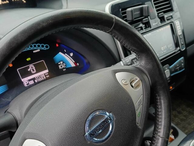 Белый Ниссан Лиф, объемом двигателя 0 л и пробегом 170 тыс. км за 6500 $, фото 3 на Automoto.ua