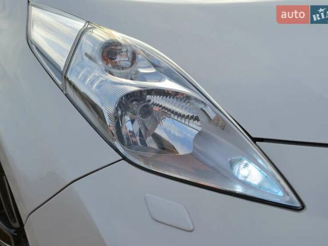 Білий Ніссан Ліф, об'ємом двигуна 0 л та пробігом 96 тис. км за 7950 $, фото 7 на Automoto.ua