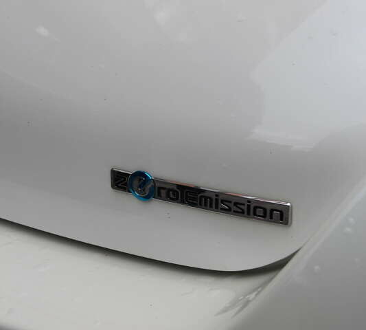 Белый Ниссан Лиф, объемом двигателя 0 л и пробегом 180 тыс. км за 6500 $, фото 40 на Automoto.ua