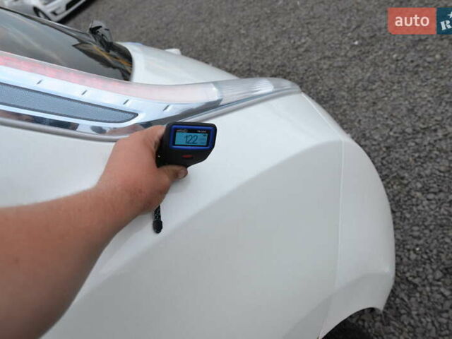 Белый Ниссан Лиф, объемом двигателя 0 л и пробегом 124 тыс. км за 5800 $, фото 30 на Automoto.ua