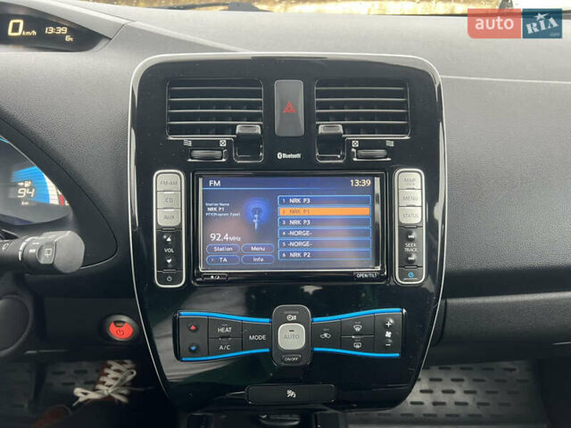 Белый Ниссан Лиф, объемом двигателя 0 л и пробегом 101 тыс. км за 8200 $, фото 30 на Automoto.ua