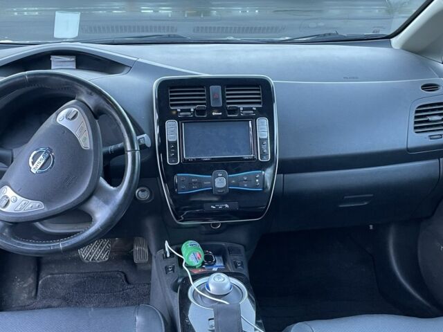 Ниссан Лиф 2014 в Виннице на Automoto.ua Белый Ниссан Лиф, объемом двигателя 0 л и пробегом 132 тыс. км за 5700 $, фото 9 на Automoto.ua