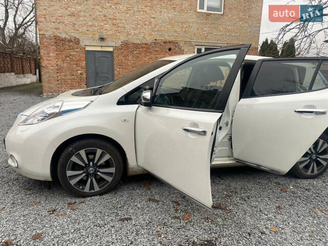 Білий Ніссан Ліф, об'ємом двигуна 0 л та пробігом 179 тис. км за 6800 $, фото 8 на Automoto.ua