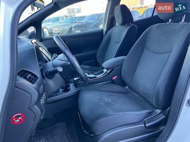 Белый Ниссан Лиф, объемом двигателя 0 л и пробегом 134 тыс. км за 6190 $, фото 17 на Automoto.ua