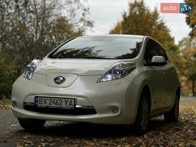 Білий Ніссан Ліф, об'ємом двигуна 0 л та пробігом 164 тис. км за 6600 $, фото 2 на Automoto.ua