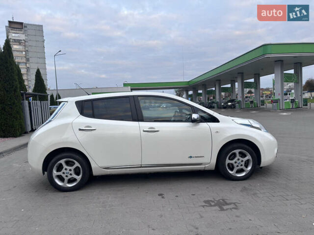 Белый Ниссан Лиф, объемом двигателя 0 л и пробегом 145 тыс. км за 6799 $, фото 5 на Automoto.ua