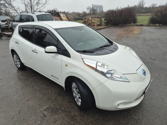 Белый Ниссан Лиф, объемом двигателя 0 л и пробегом 158 тыс. км за 6300 $, фото 3 на Automoto.ua