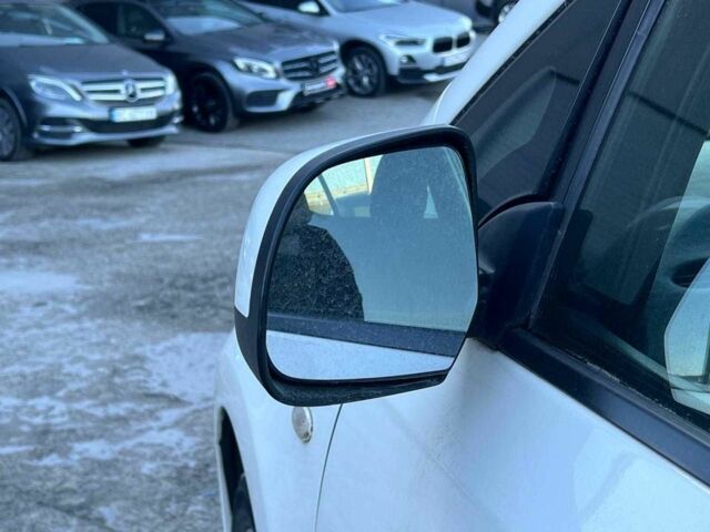 Белый Ниссан Лиф, объемом двигателя 0 л и пробегом 134 тыс. км за 6190 $, фото 9 на Automoto.ua