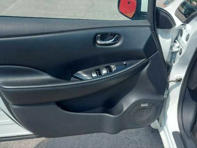 Белый Ниссан Лиф, объемом двигателя 0 л и пробегом 170 тыс. км за 6600 $, фото 9 на Automoto.ua