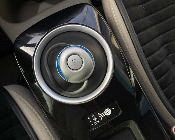 Білий Ніссан Ліф, об'ємом двигуна 0 л та пробігом 140 тис. км за 7000 $, фото 23 на Automoto.ua