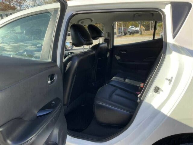 Белый Ниссан Лиф, объемом двигателя 0 л и пробегом 89 тыс. км за 8200 $, фото 10 на Automoto.ua