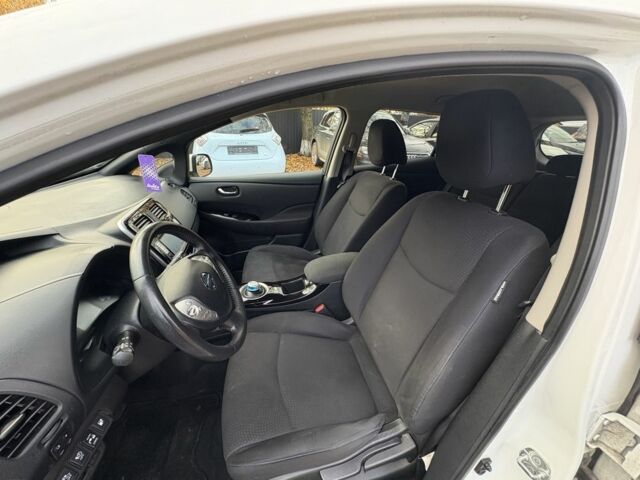 Білий Ніссан Ліф, об'ємом двигуна 0 л та пробігом 122 тис. км за 6200 $, фото 19 на Automoto.ua