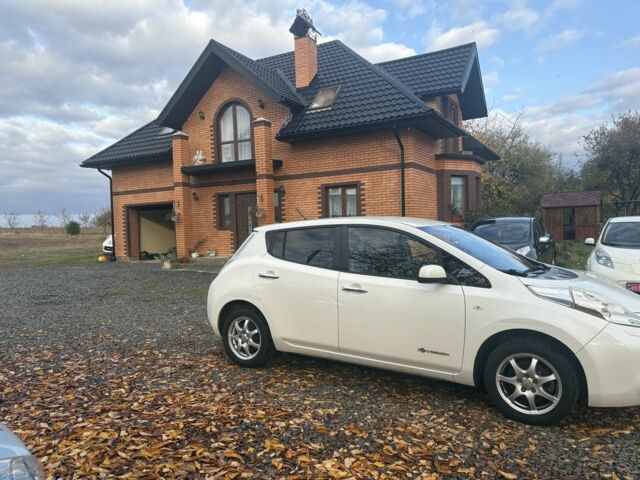 Білий Ніссан Ліф, об'ємом двигуна 0 л та пробігом 122 тис. км за 6200 $, фото 2 на Automoto.ua