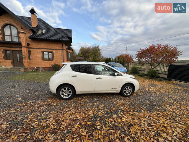 Белый Ниссан Лиф, объемом двигателя 0 л и пробегом 122 тыс. км за 6200 $, фото 15 на Automoto.ua
