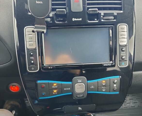 Белый Ниссан Лиф, объемом двигателя 0 л и пробегом 145 тыс. км за 9200 $, фото 4 на Automoto.ua