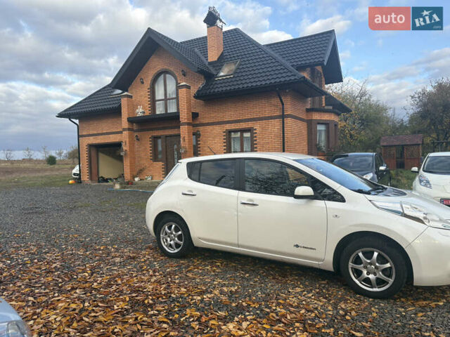 Белый Ниссан Лиф, объемом двигателя 0 л и пробегом 122 тыс. км за 6200 $, фото 2 на Automoto.ua