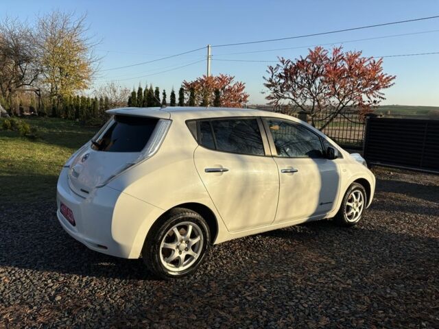 Білий Ніссан Ліф, об'ємом двигуна 0 л та пробігом 122 тис. км за 6100 $, фото 3 на Automoto.ua