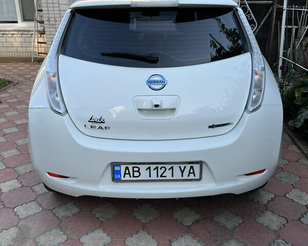 Белый Ниссан Лиф, объемом двигателя 0 л и пробегом 156 тыс. км за 6700 $, фото 3 на Automoto.ua