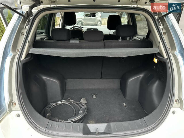 Белый Ниссан Лиф, объемом двигателя 0 л и пробегом 136 тыс. км за 5850 $, фото 14 на Automoto.ua