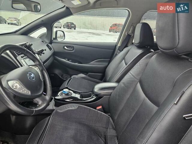 Белый Ниссан Лиф, объемом двигателя 0 л и пробегом 103 тыс. км за 7800 $, фото 12 на Automoto.ua