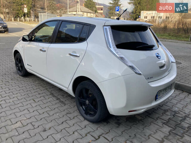 Білий Ніссан Ліф, об'ємом двигуна 0 л та пробігом 136 тис. км за 7500 $, фото 6 на Automoto.ua