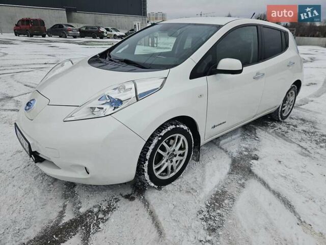 Белый Ниссан Лиф, объемом двигателя 0 л и пробегом 103 тыс. км за 7800 $, фото 1 на Automoto.ua