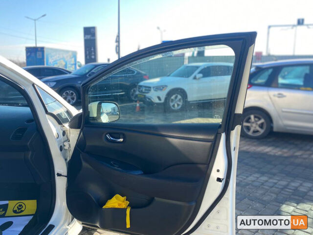 Білий Ніссан Ліф, об'ємом двигуна 24 л та пробігом 122 тис. км за 7700 $, фото 14 на Automoto.ua