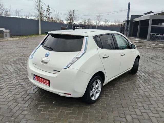 Белый Ниссан Лиф, объемом двигателя 0 л и пробегом 82 тыс. км за 6999 $, фото 2 на Automoto.ua