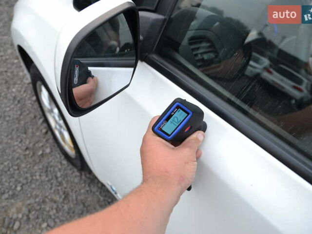 Белый Ниссан Лиф, объемом двигателя 0 л и пробегом 124 тыс. км за 5800 $, фото 28 на Automoto.ua