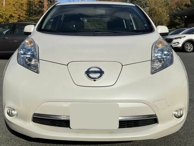 Білий Ніссан Ліф, об'ємом двигуна 0 л та пробігом 88 тис. км за 1400 $, фото 1 на Automoto.ua