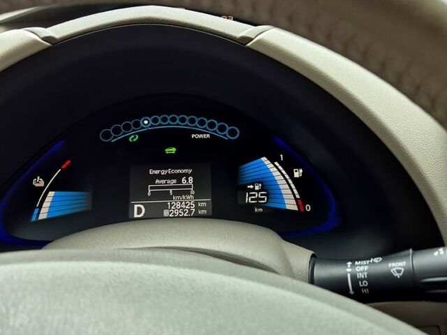 Белый Ниссан Лиф, объемом двигателя 0 л и пробегом 219 тыс. км за 7500 $, фото 3 на Automoto.ua