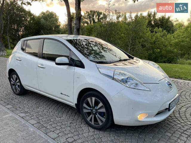 Білий Ніссан Ліф, об'ємом двигуна 0 л та пробігом 186 тис. км за 6999 $, фото 7 на Automoto.ua