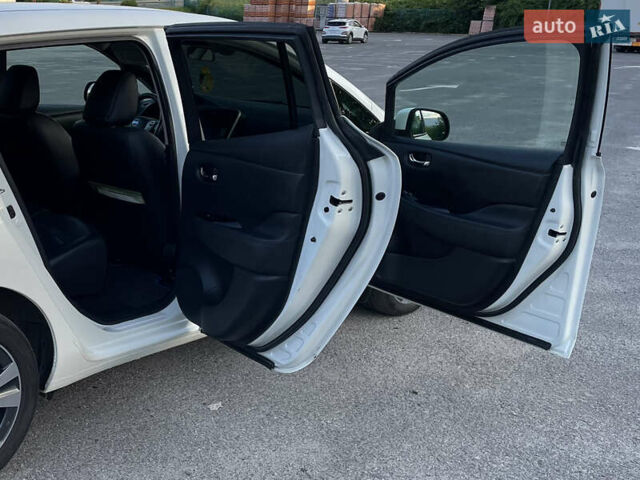 Білий Ніссан Ліф, об'ємом двигуна 0 л та пробігом 186 тис. км за 6999 $, фото 13 на Automoto.ua