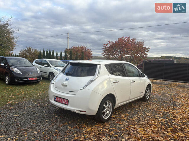Белый Ниссан Лиф, объемом двигателя 0 л и пробегом 122 тыс. км за 6200 $, фото 4 на Automoto.ua