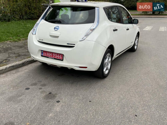 Белый Ниссан Лиф, объемом двигателя 0 л и пробегом 223 тыс. км за 5900 $, фото 5 на Automoto.ua