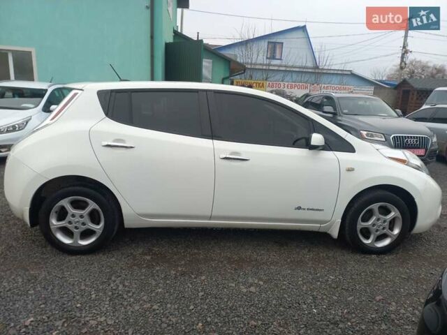 Білий Ніссан Ліф, об'ємом двигуна 0 л та пробігом 130 тис. км за 5500 $, фото 3 на Automoto.ua