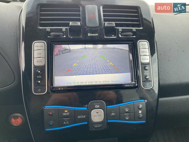 Белый Ниссан Лиф, объемом двигателя 0 л и пробегом 140 тыс. км за 5450 $, фото 16 на Automoto.ua