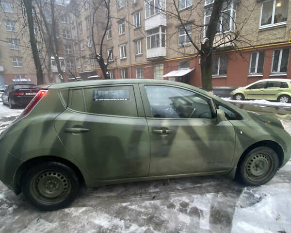 Білий Ніссан Ліф, об'ємом двигуна 0 л та пробігом 119 тис. км за 6500 $, фото 2 на Automoto.ua